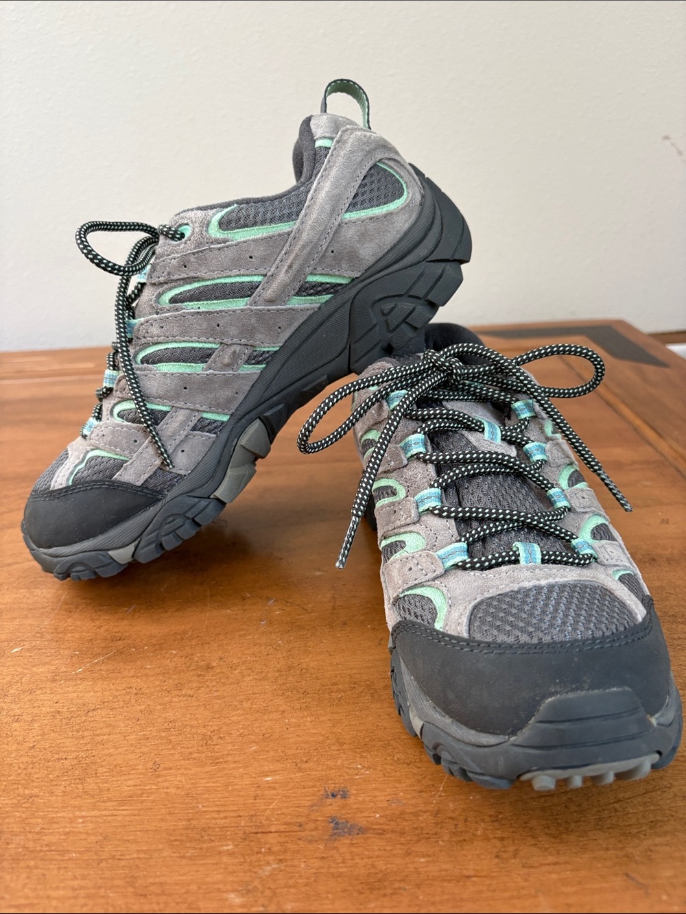 Merrell  Moab 2 Waterproof Hiking Gray Suede Shoes  Size 7.5
